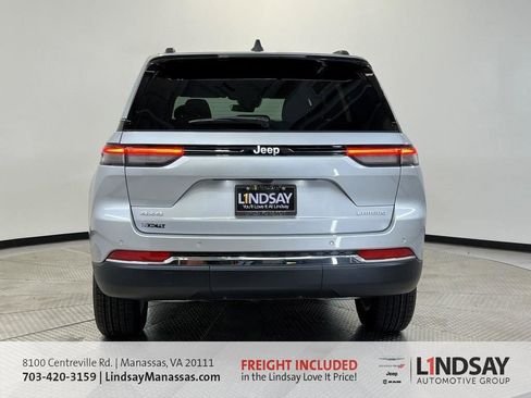 New 2025 Jeep Grand Cherokee Laredo w/ Luxury Tech Group I image 5