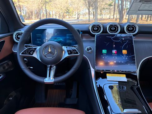 New 2026 Mercedes-Benz GLC 300 image 3