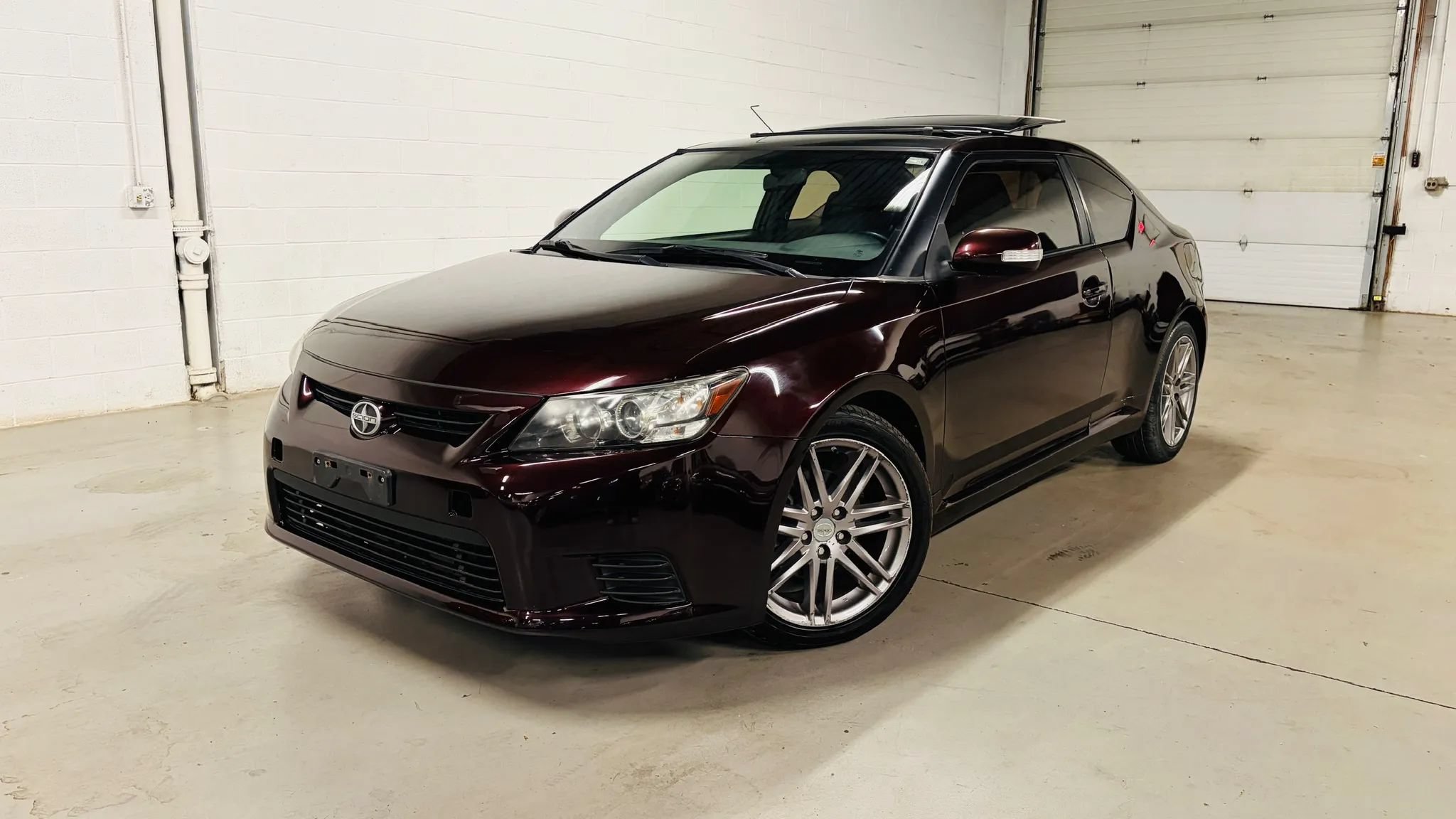 Used 2013 Scion tC FWD image 1