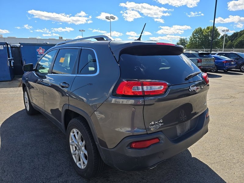 Used 2014 Jeep Cherokee Latitude w/ Cold Weather Group AWD/4WD image 5