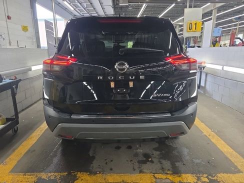 Used 2021 Nissan Rogue SV w/ Premium Package AWD/4WD image 12
