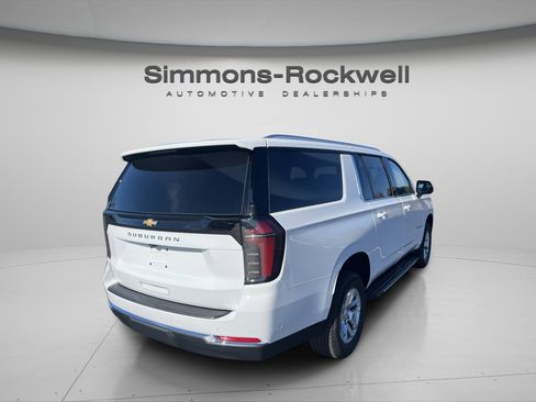 New 2026 Chevrolet Suburban LS image 7