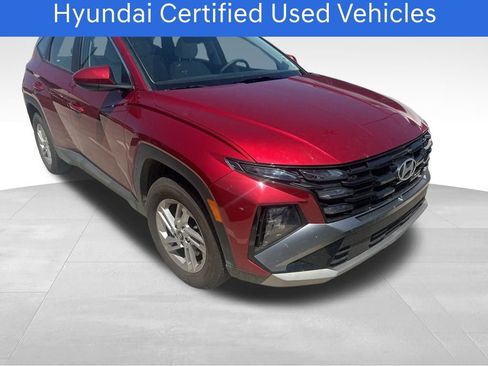 Certified 2025 Hyundai Tucson SE FWD image 2