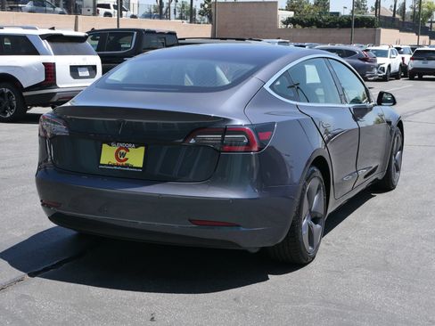 Used 2018 Tesla Model 3 Long Range RWD image 3