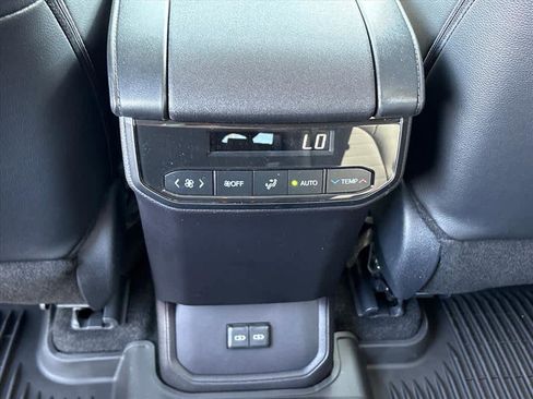 New 2026 Toyota Highlander XLE AWD/4WD image 9