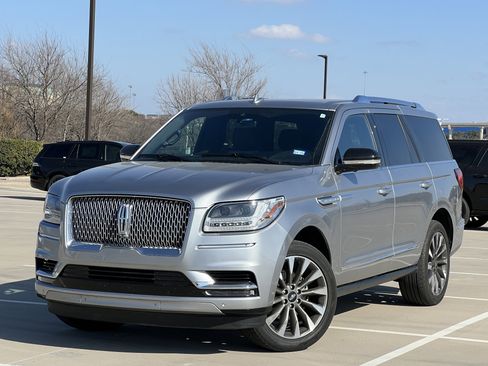 Used 2021 Lincoln Navigator Reserve image 16