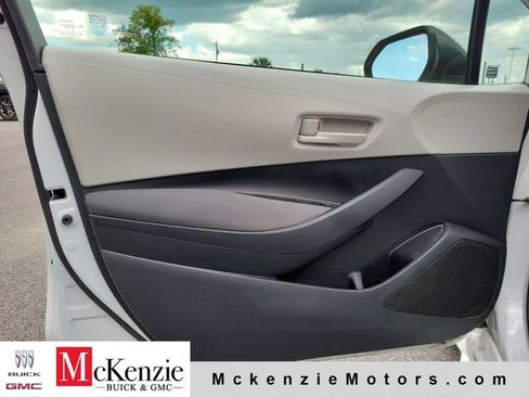 Used 2023 Toyota Corolla LE FWD image 8