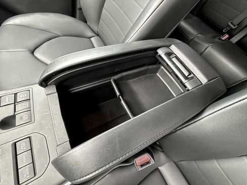 Certified 2026 Toyota Highlander XLE AWD/4WD image 19