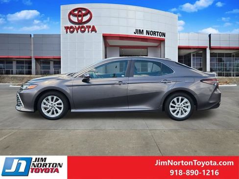 Used 2024 Toyota Camry LE FWD image 4