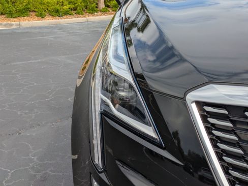 Certified 2023 Cadillac XT5 Premium Luxury image 9