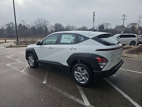 New 2026 Hyundai Kona SE image 3
