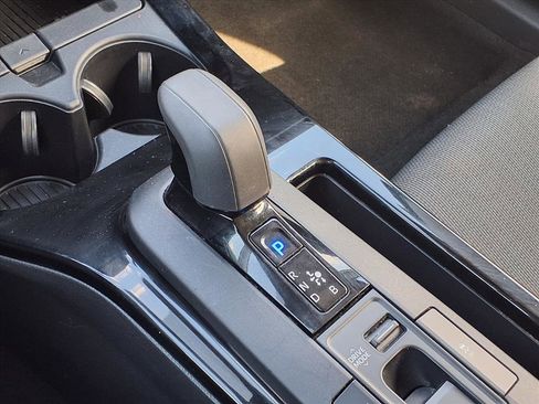 Used 2024 Toyota Prius LE image 19