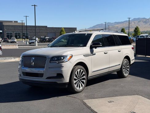 Used 2022 Lincoln Navigator L Reserve AWD/4WD image 6