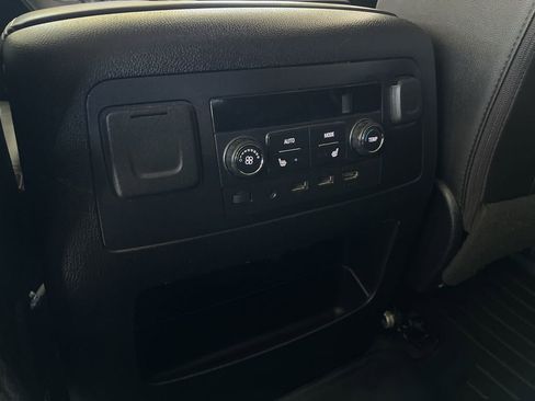 Used 2018 GMC Yukon SLT w/ Open Road Package image 21