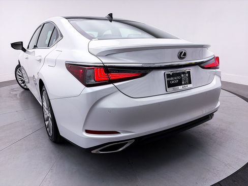 Used 2023 Lexus ES 350 Ultra Luxury image 4