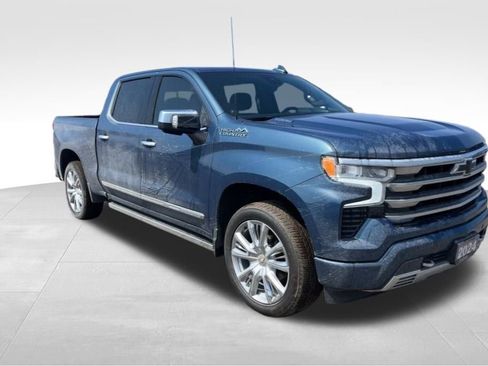 Used 2024 Chevrolet Silverado 1500 High Country w/ High Country Premium Package AWD/4WD image 3