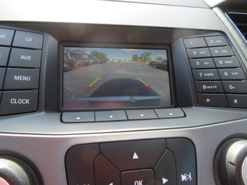Used 2018 Ford Taurus SE FWD image 16