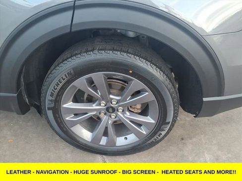 Used 2023 Ford Explorer XLT w/ Equipment Group 202A image 9