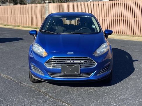 Used 2018 Ford Fiesta SE image 2