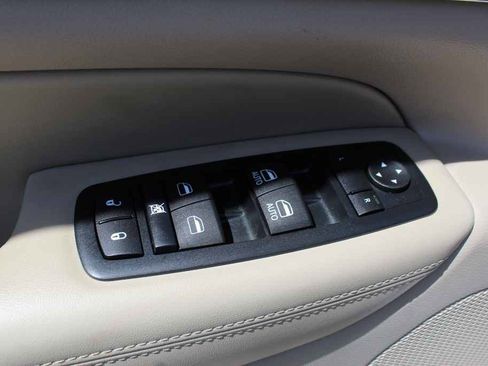 Used 2015 Jeep Grand Cherokee Limited AWD/4WD image 12
