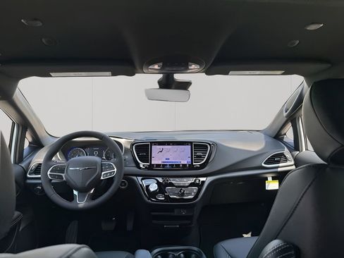 New 2026 Chrysler Voyager LX image 56