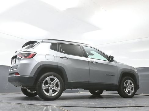 Used 2024 Jeep Compass Latitude AWD/4WD image 48