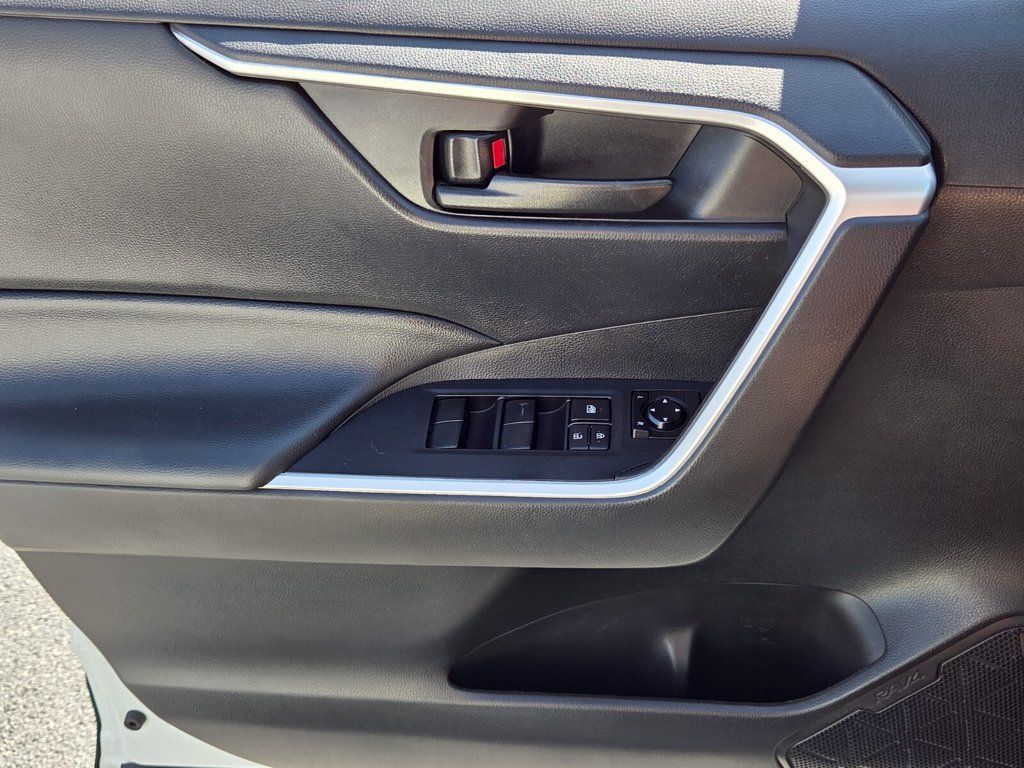 Used 2023 Toyota RAV4 LE FWD image 27