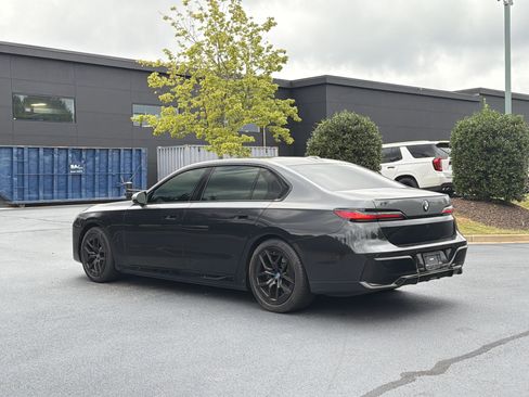 Used 2023 BMW i7 xDrive60 AWD/4WD image 12
