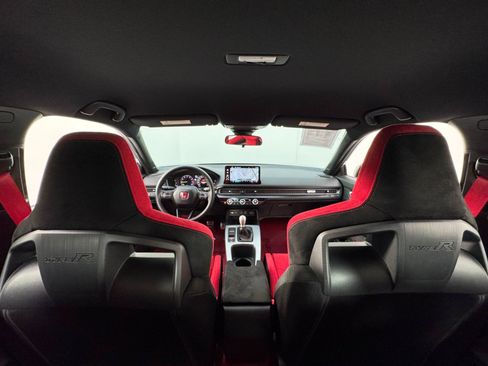 Used 2025 Honda Civic Type R image 13