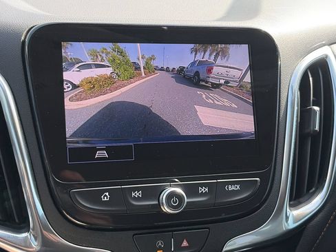 Used 2022 Chevrolet Equinox Premier FWD image 19