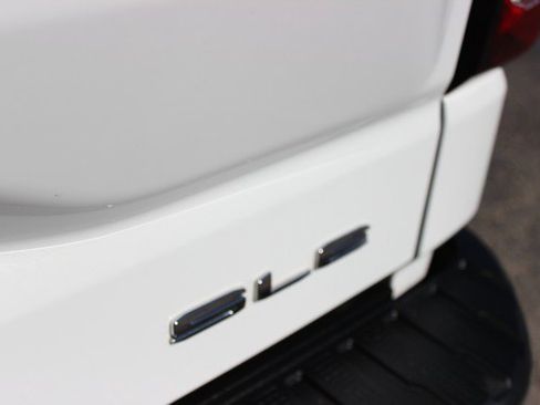 Used 2023 GMC Sierra 1500 SLE w/ X31 Off-Road Package AWD/4WD image 12