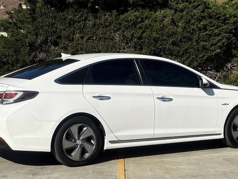 Used 2017 Hyundai Sonata Limited image 4