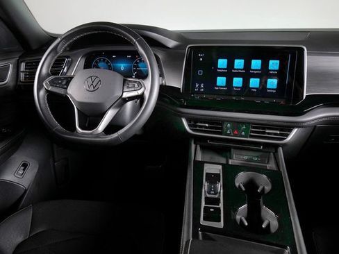 Used 2024 Volkswagen Atlas Cross Sport SE AWD/4WD image 12