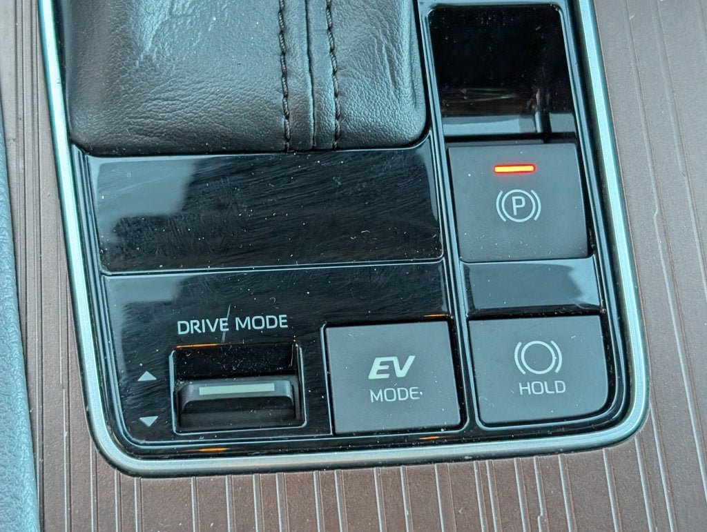 Certified 2022 Toyota Sienna XLE w/ XLE Plus Package FWD image 24
