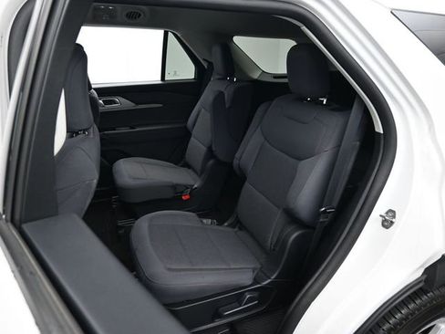 Certified 2025 Ford Explorer Active image 26