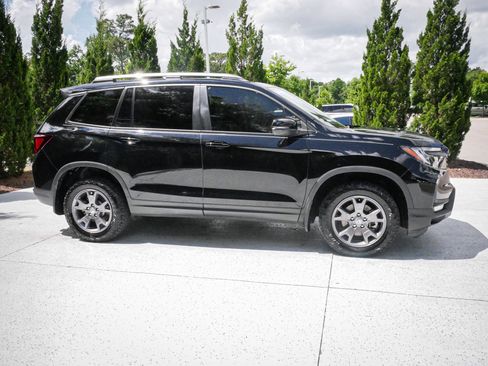 Used 2024 Honda Passport TrailSport image 11