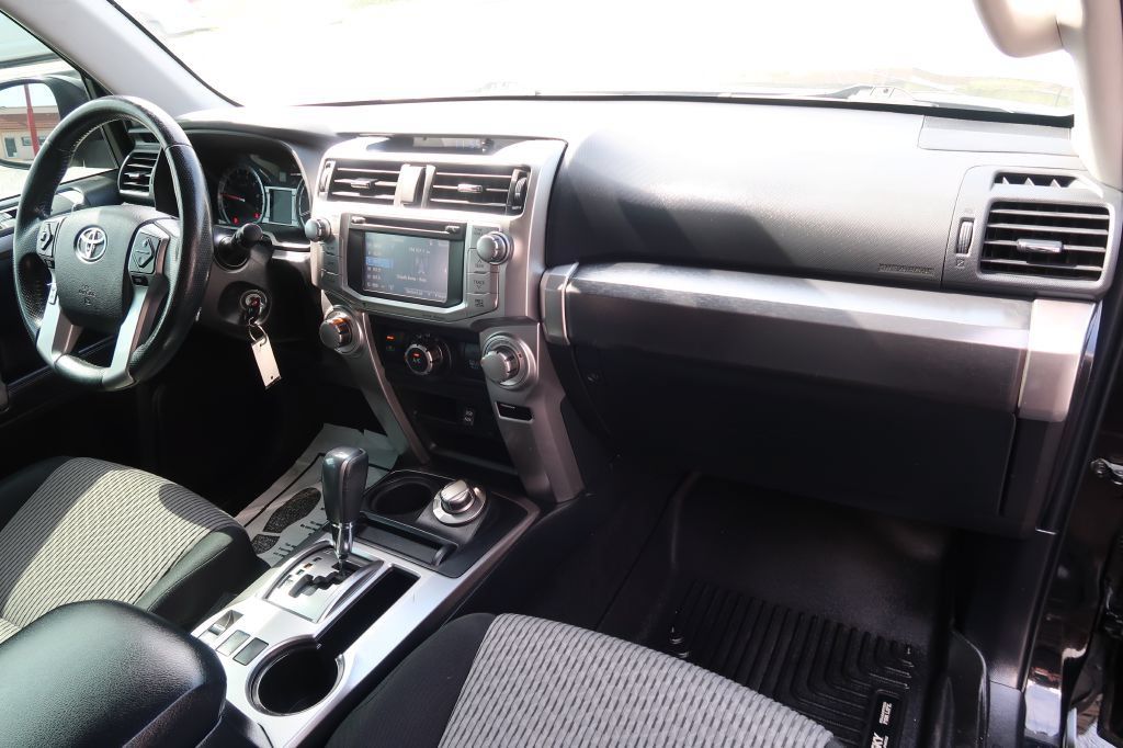 Used 2016 Toyota 4Runner SR5 AWD/4WD image 11