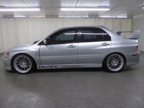 Used 2006 Mitsubishi Lancer Evolution IX image 4