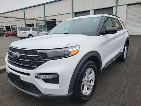 Used 2022 Ford Explorer XLT w/ Equipment Group 202A image 39