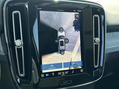 Certified 2025 Volvo XC40 B5 Ultra w/ Climate Package image 13