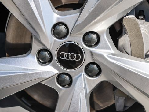 Used 2023 Audi Q5 2.0T Prestige w/ Prestige Package AWD/4WD image 15