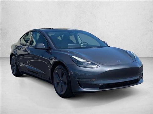 Used 2023 Tesla Model 3 Standard Range RWD image 3