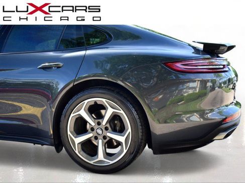 Used 2020 Porsche Panamera image 7