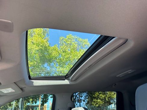 Used 2022 GMC Sierra 3500 Denali w/ Denali Ultimate Package image 23