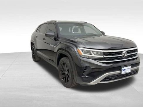 Used 2023 Volkswagen Atlas Cross Sport SE w/ Black Wheel Package image 8