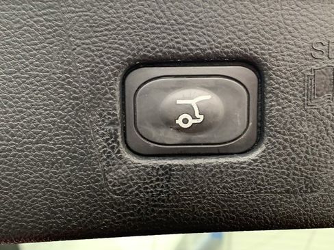 Used 2022 Ford Edge ST-Line w/ Class II Trailer Tow Package image 3