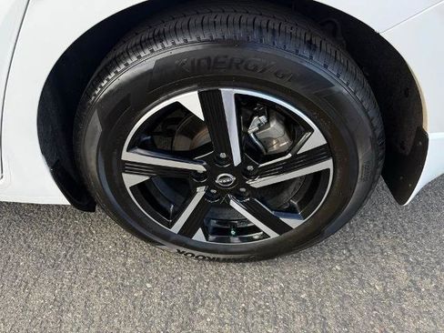 Certified 2025 Nissan Sentra SV FWD image 8