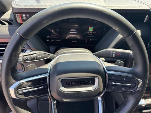 Used 2025 GMC Yukon XL Denali AWD/4WD image 33