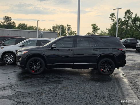 Used 2021 Chevrolet Traverse Premier w/ Redline Edition AWD/4WD image 9