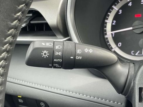 Used 2023 Toyota Highlander XLE image 21